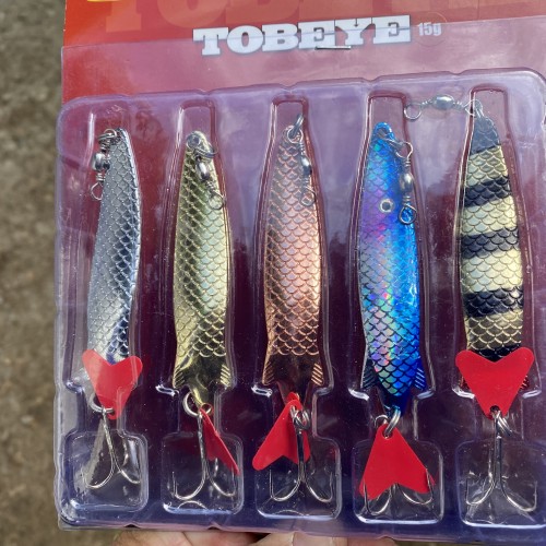 This little set of multi coloured cheap ABU Toby lookalike spinning lures cost around £7 for the set. They are perfect for spinning though shallow water and have an amazing action as they are being spun.