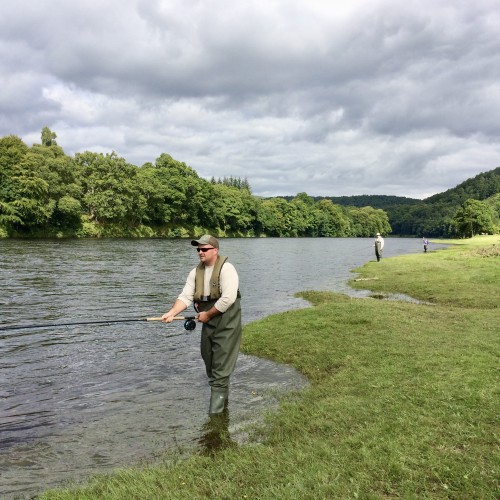 The most important part of salmon fly fishing is manufacturing good water coverage over the full course of the fishing as that's ultimately what finds you a cooperating salmon! Here's a party of River Tay salmon fishers putting their newly learned salmon fishing movement technique into practice near Dunkeld.