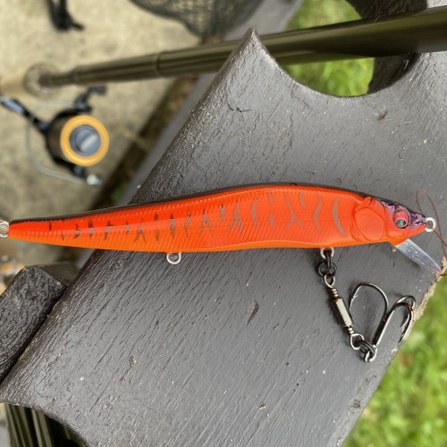 I cannot over state the salmon attracting qualities of this particular Vision Oneten salmon lure in the Viper Tiger red paint job. This is the absolute best casting or trolling lure from late August to mid October on the River Tay. If you're serious about catching Tay Autumn salmon you must have one of these in your tackle box.