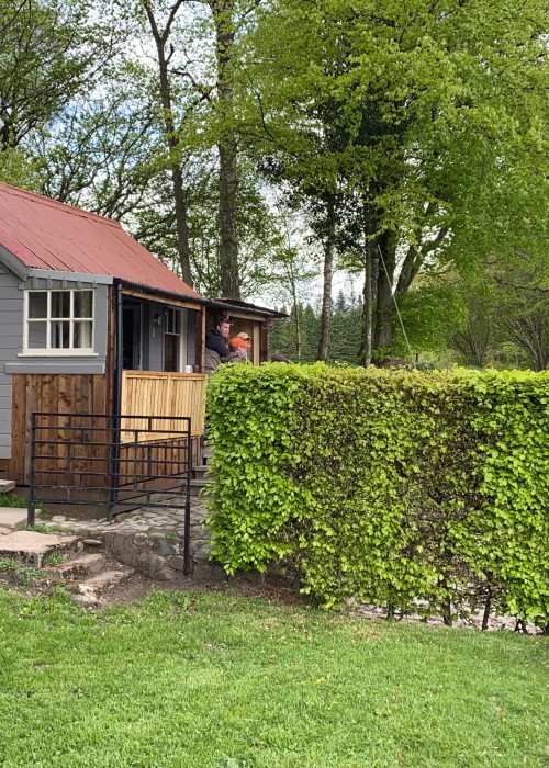 Here's a shot of the downstream gable end of the famous Newtyle Beat fishing hut near Dunkeld. Note the beech hendge in front of the hut and I recall in the 70's that hedge just being a series of beech twigs poking out of the ground. I've previously witnessed the River Tay water level being right up to the black gutter which spans across the front roof elevation of the hut!