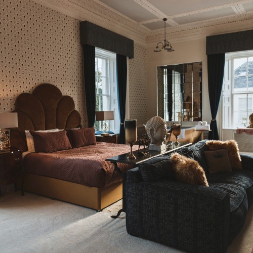 Here's one of the beautifully appointed Atholl Arms Hotel bedrooms. This popular Dunkeld Perthshire hotel overlooks the famous River Tay immediately downstream of the 200 year old sandstone Telford Bridge.