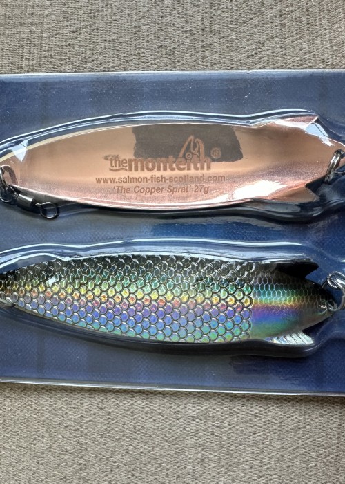 With less salmon showing up in the rivers of Scotland each year it's time to introduce more intelligent and better thought out salmon lures. In spin fishing we still have had zero input from knowledgeable salmon anglers since the 1970's and our lures are mainly bi-products of other targeted species that just so happen to work with salmon even though their design is often not ideal. This 27g 'live' sprat scale pattern replica will be the first of many advanced salmon lure designs that Jock Monteith is currently working on.